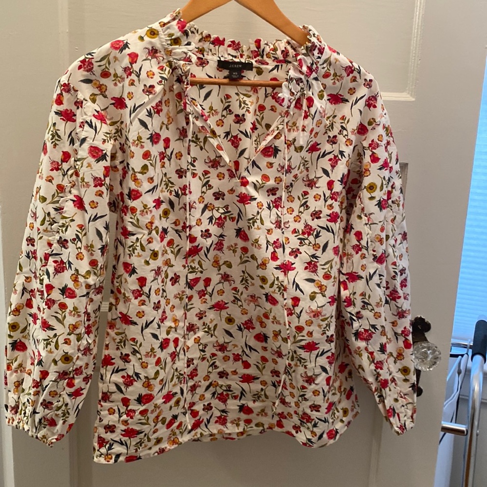 NWOT-J. Crew Scalloped tie-neck top in vintage floral